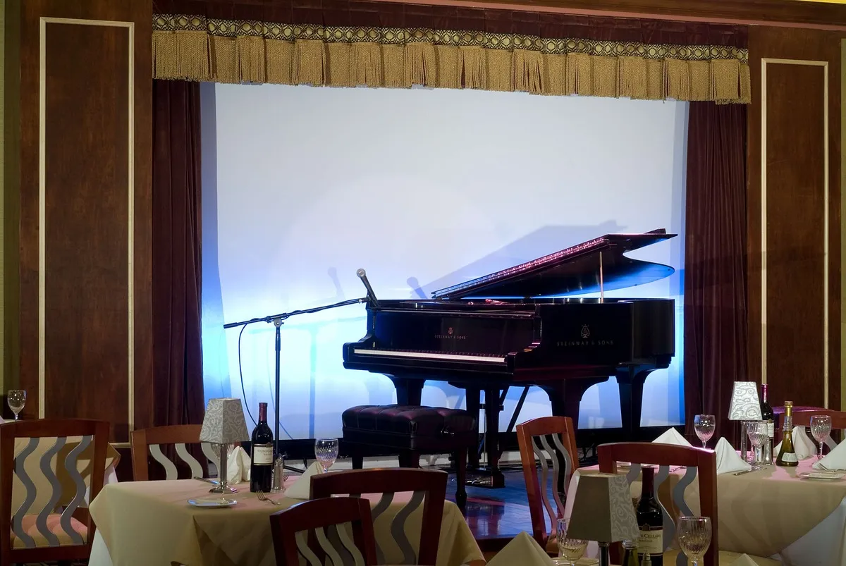 Lorenzo Cabaret in Staten Island with live entertainment, dazzling performances, and an intimate atmosphere.